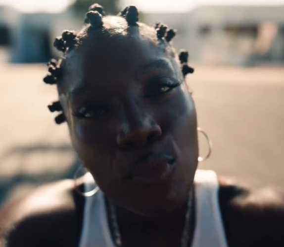 Bantu Knots (ou caca cabri) Doechii