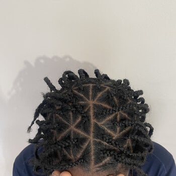Braids triangulaires sans rajouts 