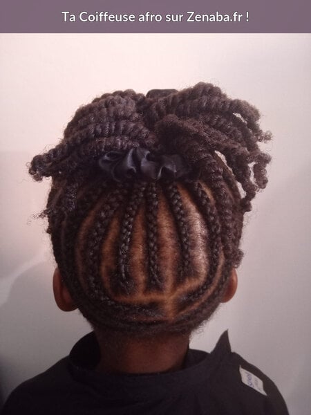 Chignon collé sur cheveux crépus