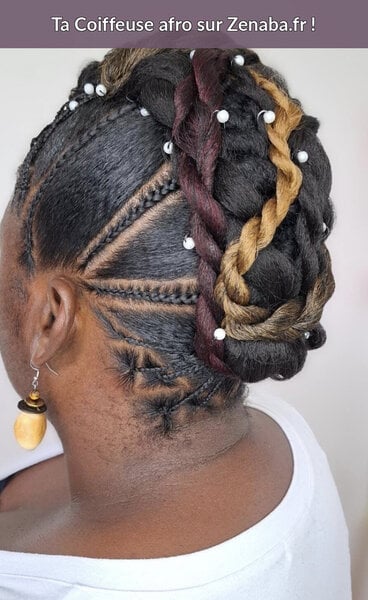 Coiffure de demoiselle d'honneur (mariage)