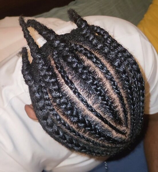 Cornrows sur demi-tête 
