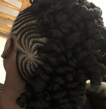 Crête avec crochet braids