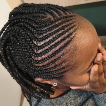 Demi pompon- afro puff