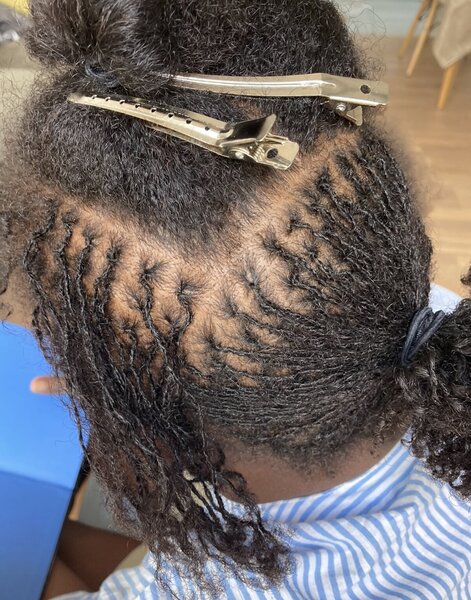 Installation De Microlocks SoLockyy Coiffure Afro France