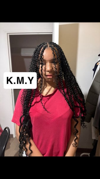 Island twist with curls 