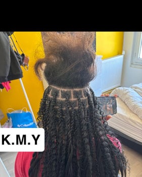 Island twist with curls 