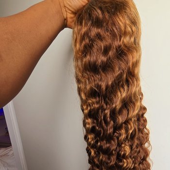 Je vends de très belle perruque brésilienne 100% cheveux humain à petit prix. De 10 à 30 pouces