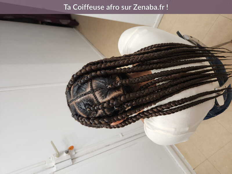 Jumbo braids avec détails entre les lignes 