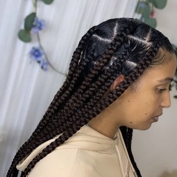 Jumbo knotless Braids 