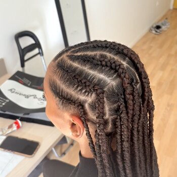 Knotless braids avec des nattes devant  