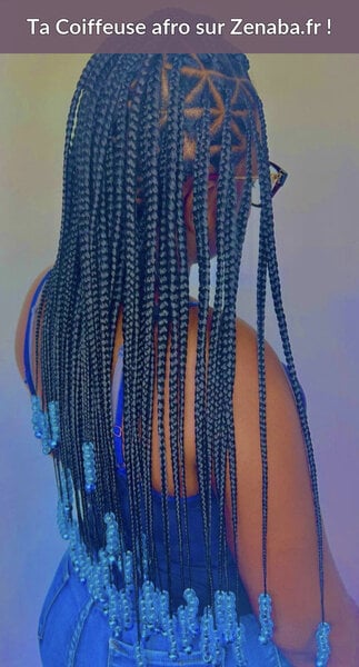 Knotless Braids avec fleur et perles