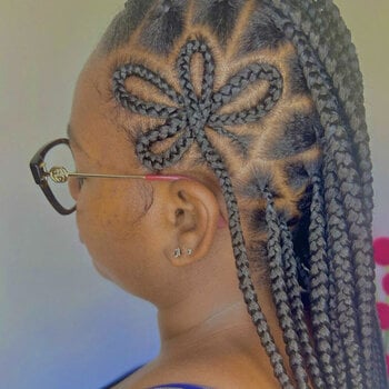 Knotless Braids avec fleur et perles
