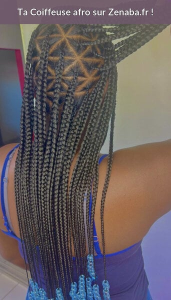 Knotless Braids avec fleur et perles