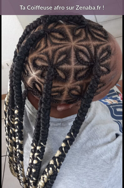 Knotless Braids longues avec papillons