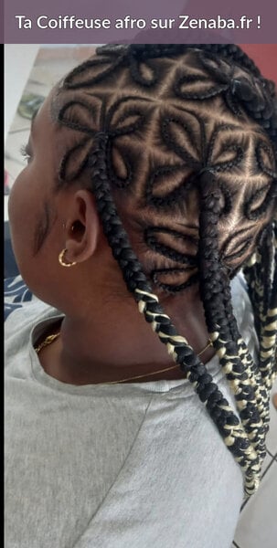 Knotless Braids longues avec papillons