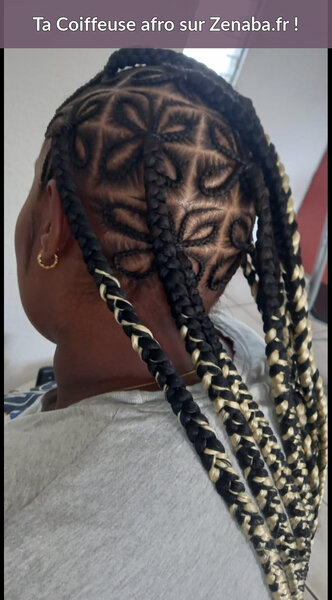 Knotless Braids longues avec papillons