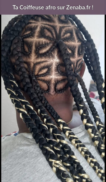 Knotless Braids longues avec papillons