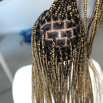 Knotless Braids sur cheveux crépus longs