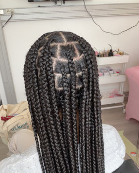 Knotless braids 