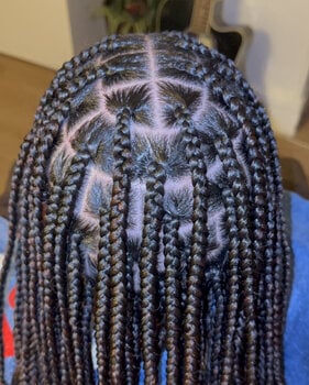 Knotless braids 