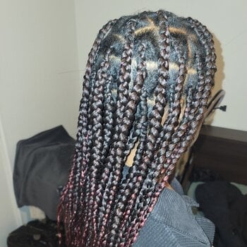 Knotless braids 