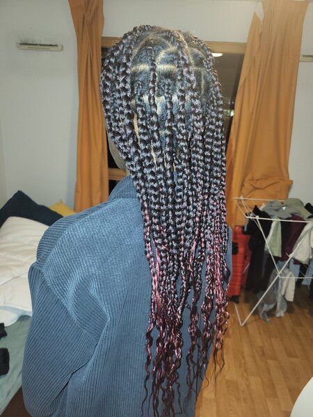 Knotless braids 