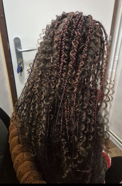 Knotless braids