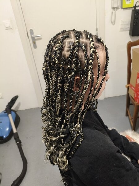 Knotless braids