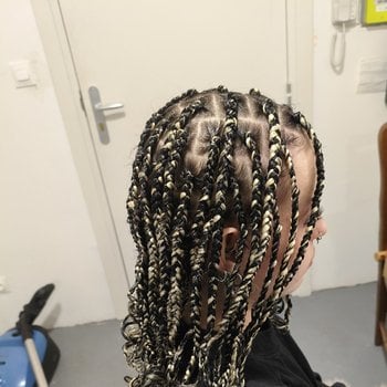 Knotless braids