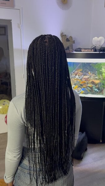Knotless