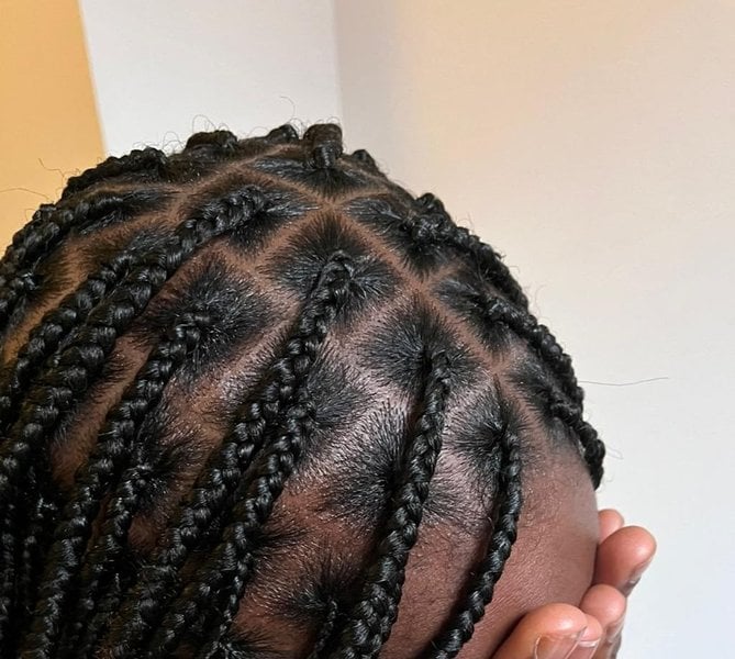 Knotless