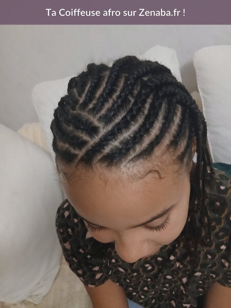 Nattes collées avant / tresses à l'arrière