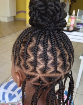 Nattes collées avec design (enfant)