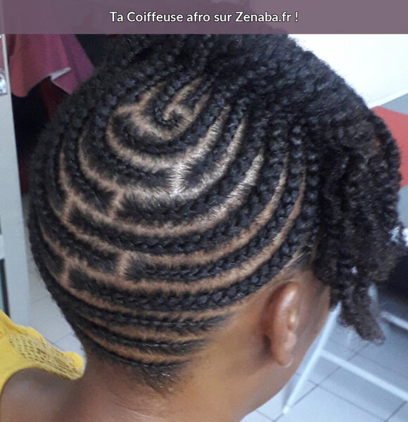 Nattes collées avec design sur cheveux naturels