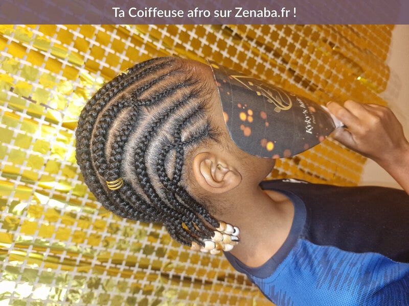 Nattes collées avec motif et perles