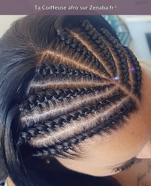 Nattes collées (cornrows) femme