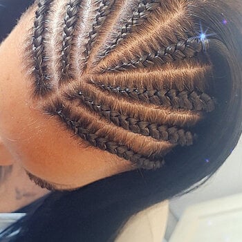 Nattes collées (cornrows) femme