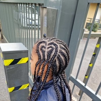 Nattes collées enfant avec motif coeur