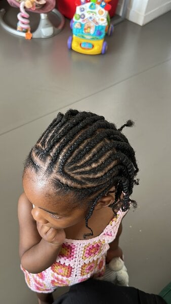 Nattes collées enfants 