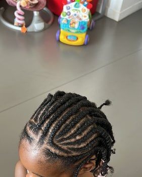 Nattes collées enfants 