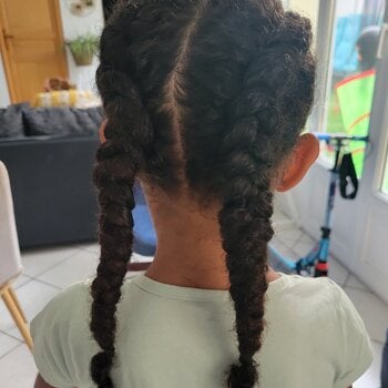 Nattes collées fille 
