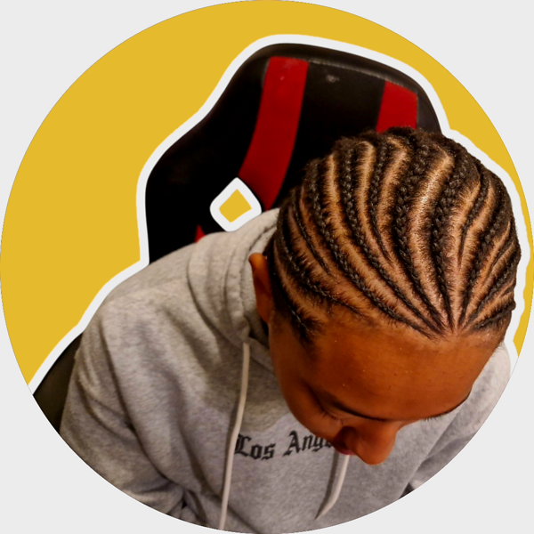 Nattes collées sans rajout stylé sur cheveux afro métissés