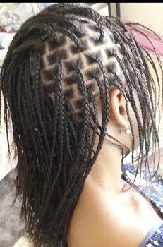 Nattes sur cheveux naturels