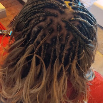 Piqués-laissés sur cheveux très court
