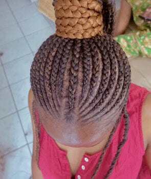 Ponytail nattes collées