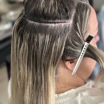 Pose d’extensions en bandes