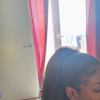 Postiche avec une tissage