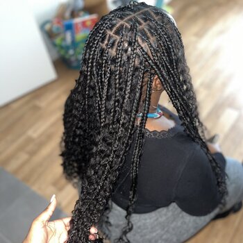 Small knotless braids
