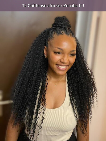 tresses collées à l’avant + longueurs bouclées à l’arrière