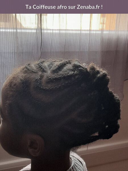 Tresses collées sur cheveux crépus